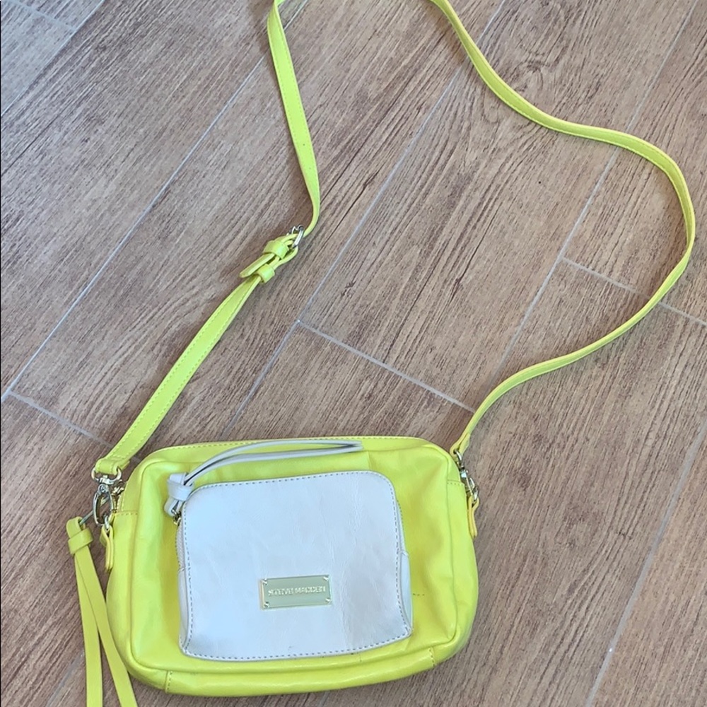 Steve madden neon yellow crossbody! Must see!